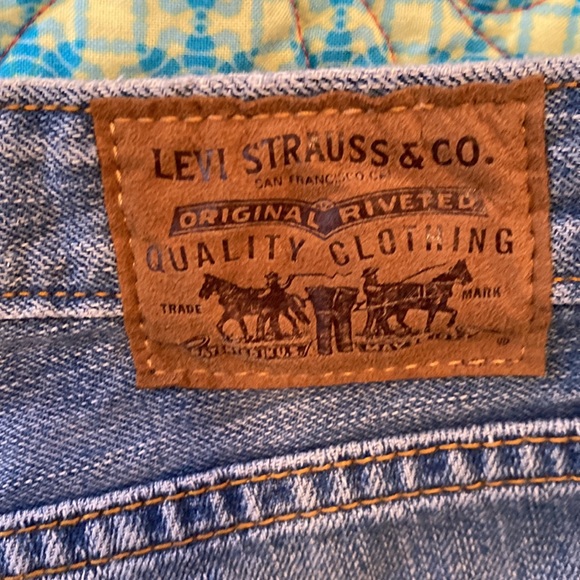 Levi’s ladies denim shorts size 10 - Picture 3 of 8